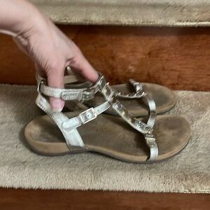 Vionic Women's Metallic Sandals Size 9